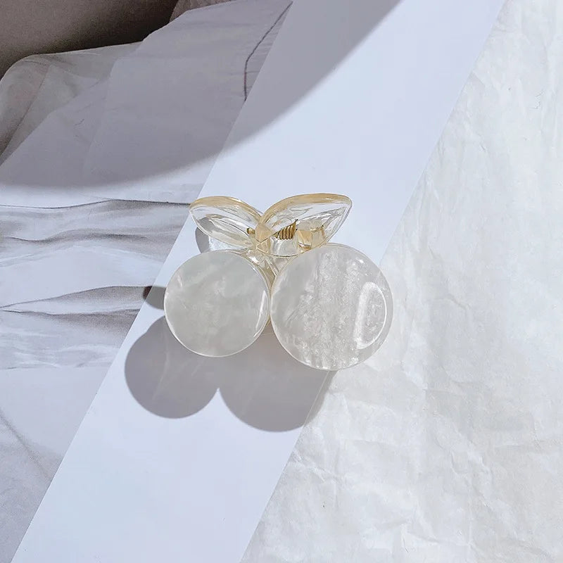 Elegant Solid Claw Clip – Everyday Hair Essential