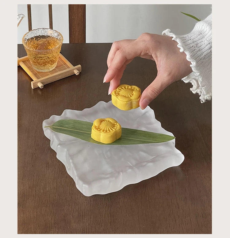 Frosted Glass Plate – Minimal Transparent Dinnerware