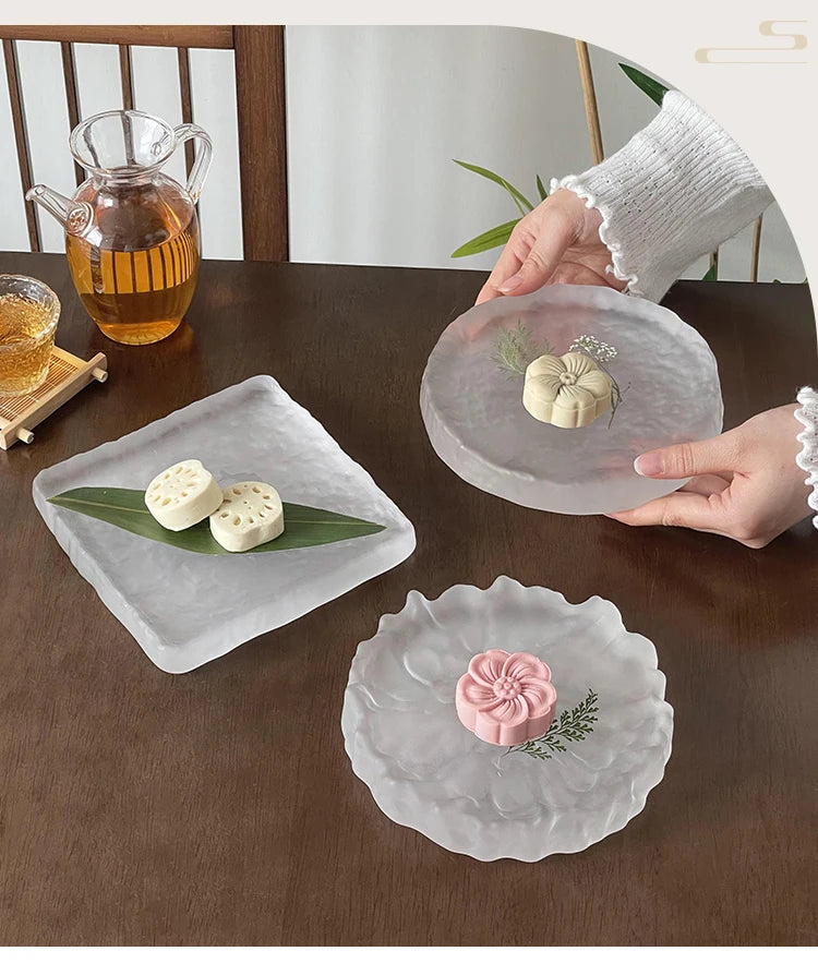 Frosted Glass Plate – Minimal Transparent Dinnerware