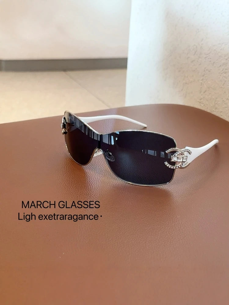 Linked-Frame Luxury Sunglasses – Bold & Modern