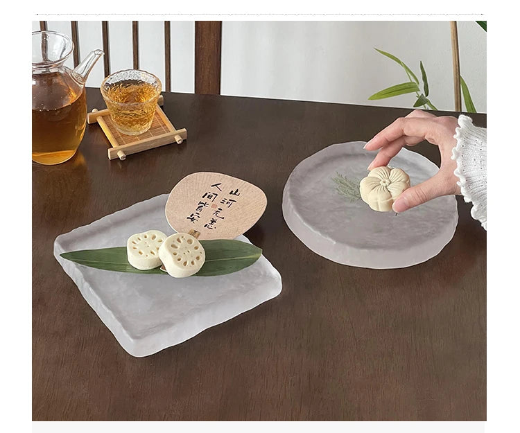 Frosted Glass Plate – Minimal Transparent Dinnerware